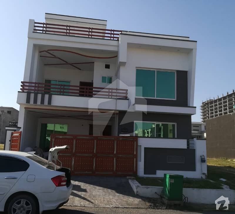 فیصل ٹاؤن - ایف ۔ 18 اسلام آباد میں 7 کمروں کا 8 مرلہ مکان 2.2 کروڑ میں برائے فروخت۔