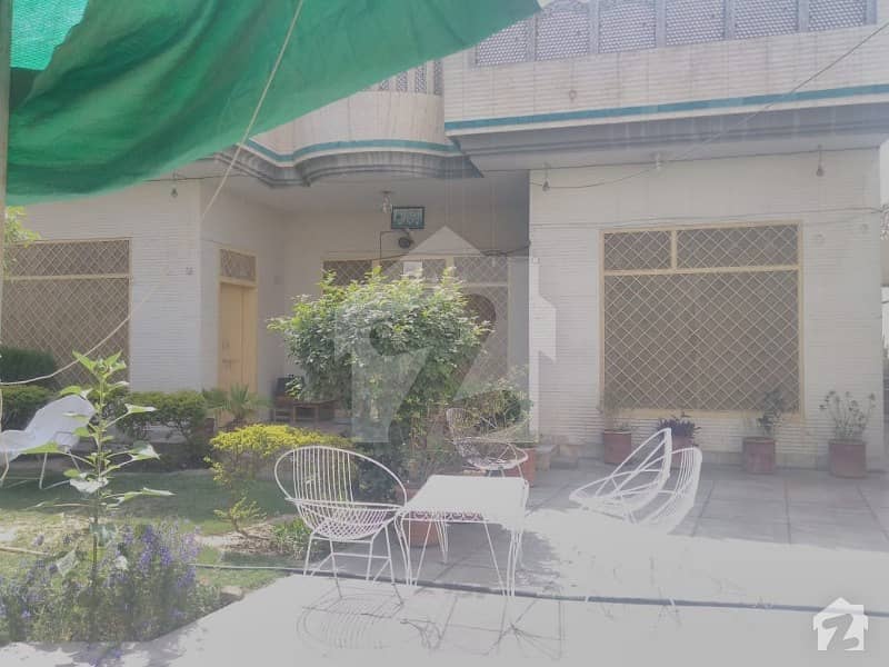 گلگشت کالونی ملتان میں 3 کمروں کا 14 مرلہ مکان 1.7 کروڑ میں برائے فروخت۔