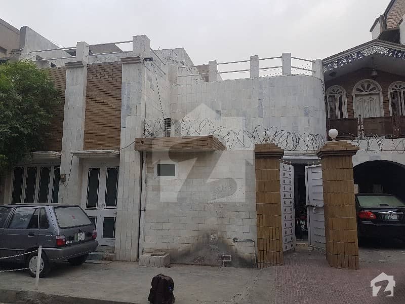 گلشن کالونی فیصل آباد میں 3 کمروں کا 7 مرلہ مکان 2 کروڑ میں برائے فروخت۔