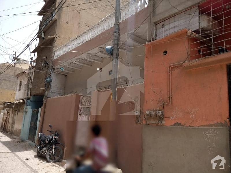 لیاقت آباد - بی1 ایریا لیاقت آباد کراچی میں 3 کمروں کا 3 مرلہ مکان 1.2 کروڑ میں برائے فروخت۔