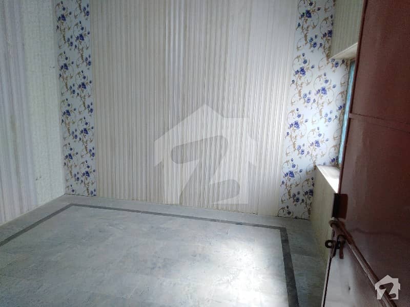 Book A 1125  Square Feet House In Faisalabad Road