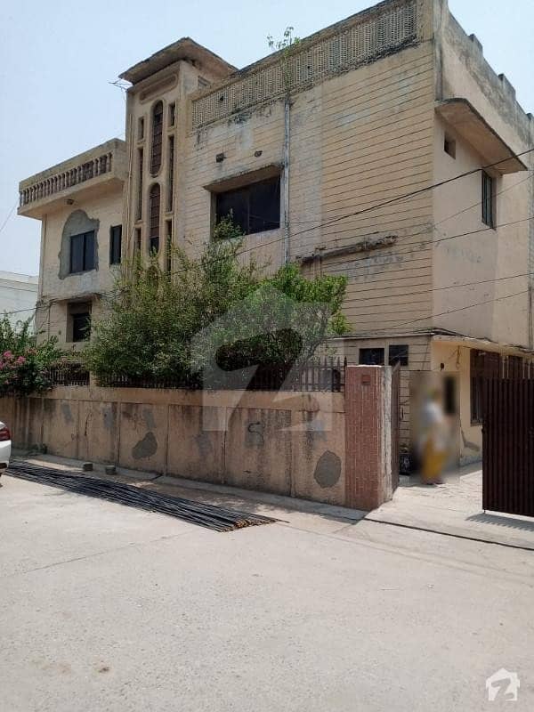 Puri House 5.2 Crore Dussehra Ground House For Sale