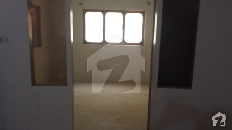 لانڈھی کراچی میں 4 کمروں کا 5 مرلہ مکان 1.2 کروڑ میں برائے فروخت۔