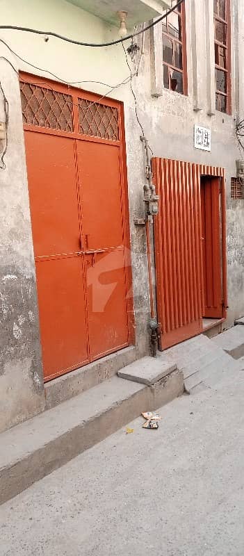 کٹچی فٹو مند گوجرانوالہ میں 6 کمروں کا 4 مرلہ مکان 55 لاکھ میں برائے فروخت۔