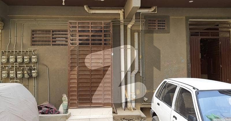 700 Square Feet Flat Situated In Gulshan-E-Iqbal - Block 13/D-3 For Sale