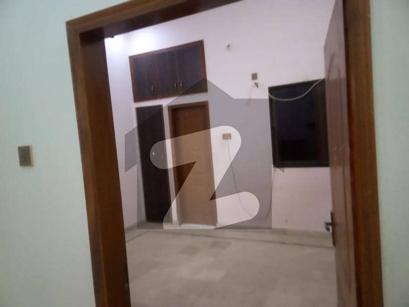 ڈیفنس گارڈن کراچی میں 2 کمروں کا 5 مرلہ فلیٹ 40 ہزار میں کرایہ پر دستیاب ہے۔