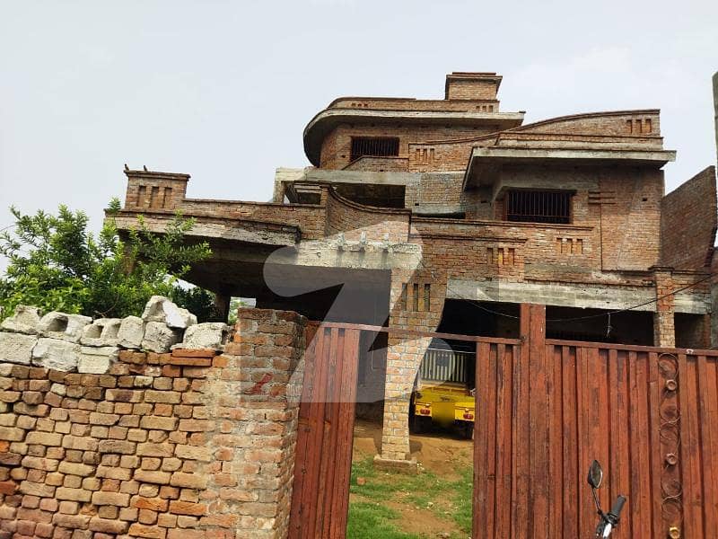 کالا گجراں جہلم میں 5 کمروں کا 13 مرلہ مکان 1.1 کروڑ میں برائے فروخت۔