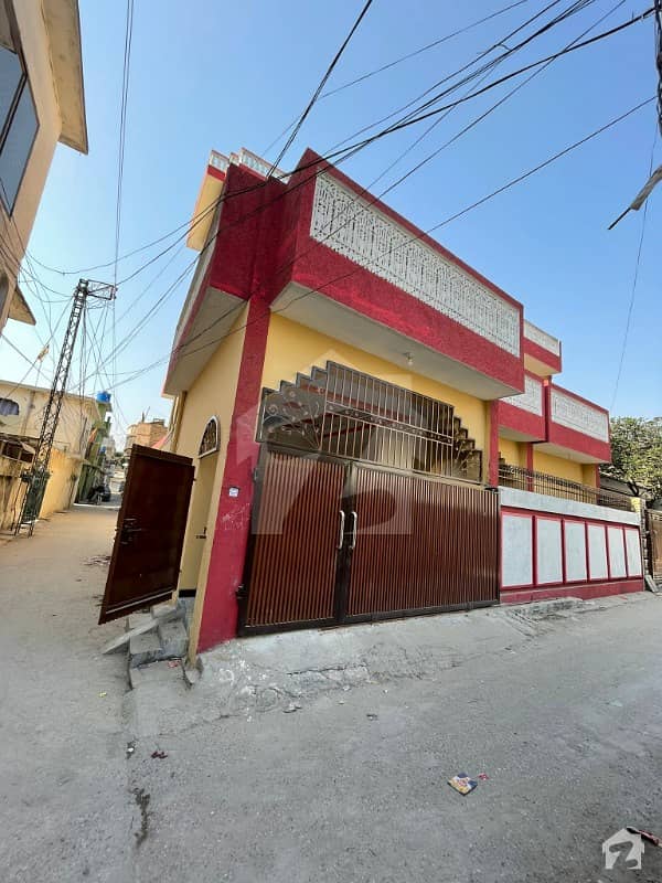 سادات کالونی جی ٹی روڈ واہ میں 5 کمروں کا 10 مرلہ مکان 1.5 کروڑ میں برائے فروخت۔