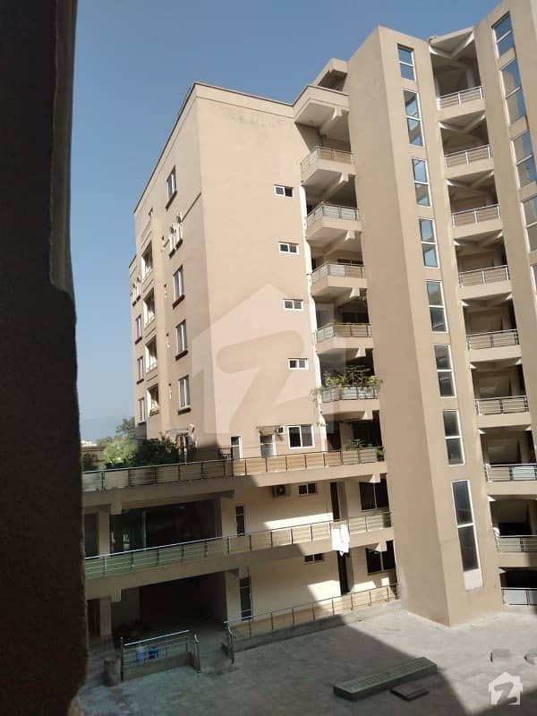 3bedeoom Attach Washroom Dd Tv Kitchen Beautiful Apartment Available For Reasonable Price