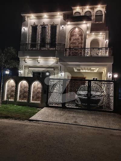 اومیگا ریزیڈنشیا - ازمیر بلاک اومیگا ریزیڈینسیا لاہور - اسلام آباد موٹروے لاہور میں 3 کمروں کا 5 مرلہ مکان 1.1 کروڑ میں برائے فروخت۔