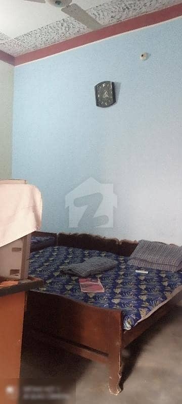 باواچاک 120 جےبی فیصل آباد میں 2 کمروں کا 5 مرلہ مکان 60 لاکھ میں برائے فروخت۔