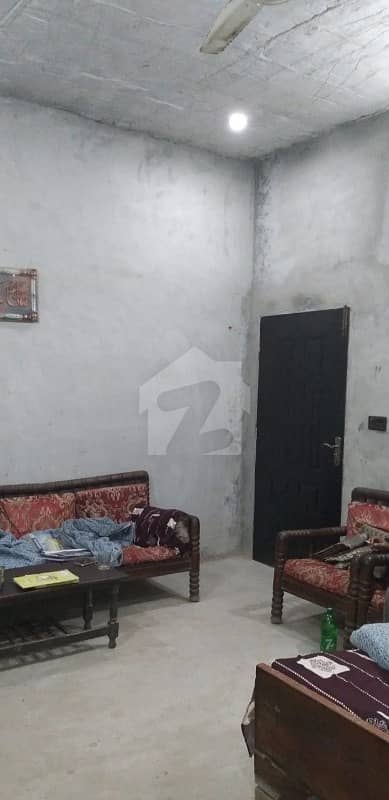 چونگ موہلنوال روڈ لاہور میں 2 کمروں کا 7 مرلہ مکان 50 لاکھ میں برائے فروخت۔