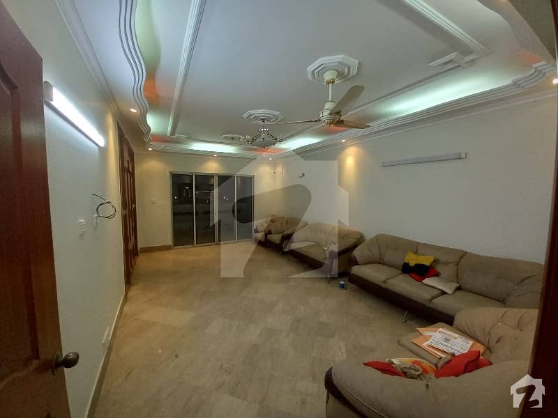 2050 Square Feet Spacious Flat Available In Saddar Town For Sale Saddar