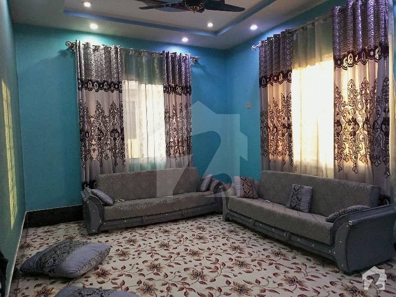 ڈلا زیک روڈ پشاور میں 8 کمروں کا 3 مرلہ مکان 1 کروڑ میں برائے فروخت۔