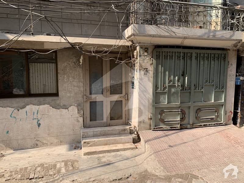 گوبِند پورہ فیصل آباد میں 6 کمروں کا 5 مرلہ مکان 2.75 کروڑ میں برائے فروخت۔