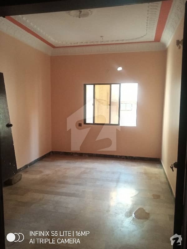 900 Square Feet Flat Ideally Situated In Pechs Block 6