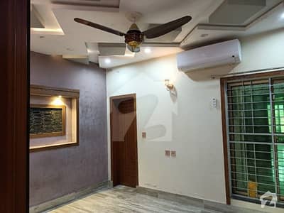 بحریہ ٹاؤن لاہور میں 3 کمروں کا 5 مرلہ مکان 50 ہزار میں کرایہ پر دستیاب ہے۔