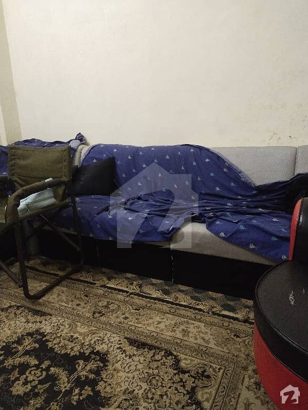 ڈلا زیک روڈ پشاور میں 3 کمروں کا 7 مرلہ فلیٹ 22 ہزار میں کرایہ پر دستیاب ہے۔