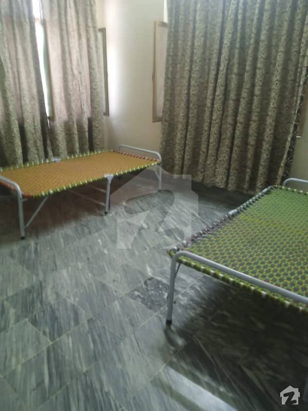 Girls Hostel Room Available For Rent In Gujrat