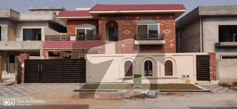 Park Enclave House Sized 4500 Square Feet For Sale