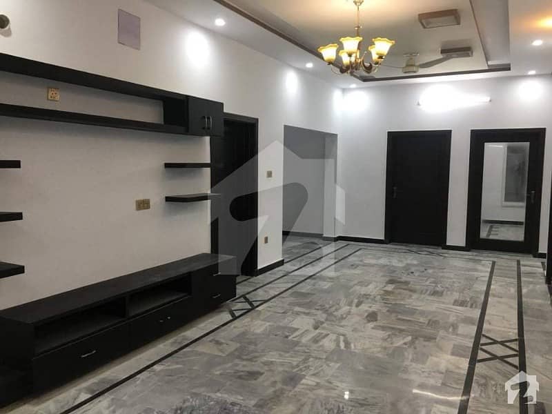 Premium 9000 Square Feet Upper Portion Is Available For Rent In Peshawar