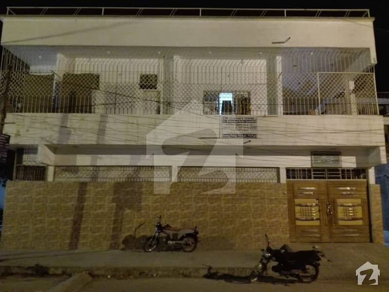 گل بہار رضویہ سوسائٹی نواب صدیق علی خان روڈ کراچی میں 7 کمروں کا 10 مرلہ مکان 4.9 کروڑ میں برائے فروخت۔