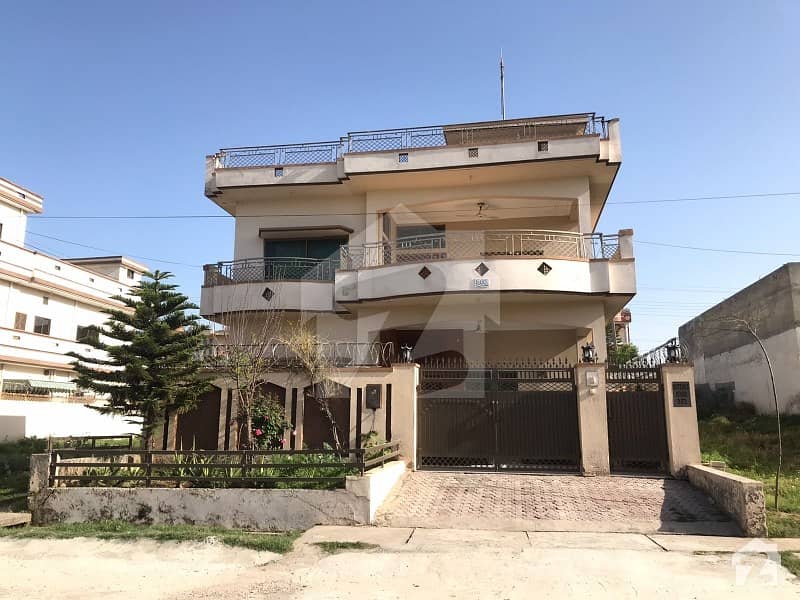 10 Marla(2625sqft) 5bed Used House In Best Condition Available For Sale