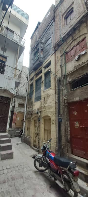 کریم پورہ پشاور میں 5 کمروں کا 2 مرلہ مکان 60 لاکھ میں برائے فروخت۔
