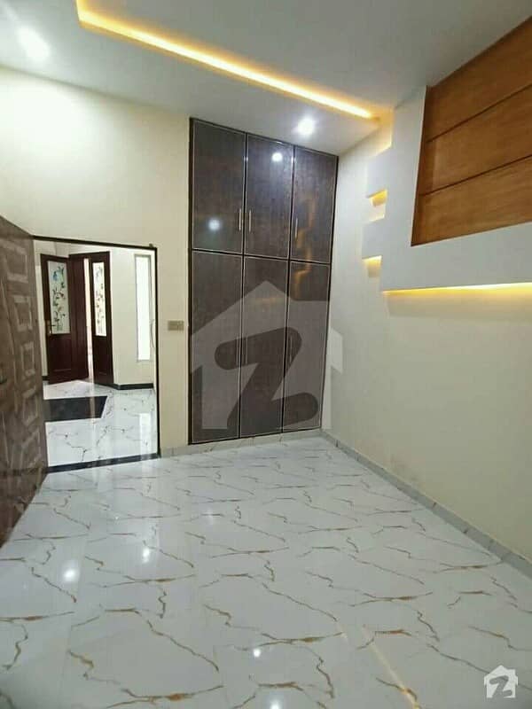کینال روڈ فیصل آباد میں 3 کمروں کا 4 مرلہ مکان 40 ہزار میں کرایہ پر دستیاب ہے۔