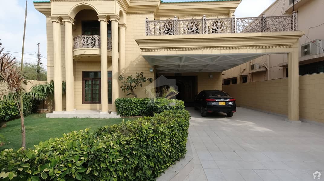 600 Square Yards Fully Furnished Bungalow Available For Rent In Zamzama