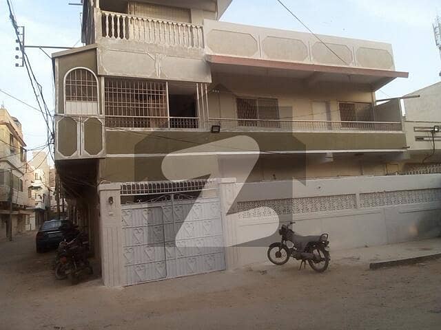 یاسین آباد گلبرگ ٹاؤن کراچی میں 10 کمروں کا 10 مرلہ مکان 3.65 کروڑ میں برائے فروخت۔