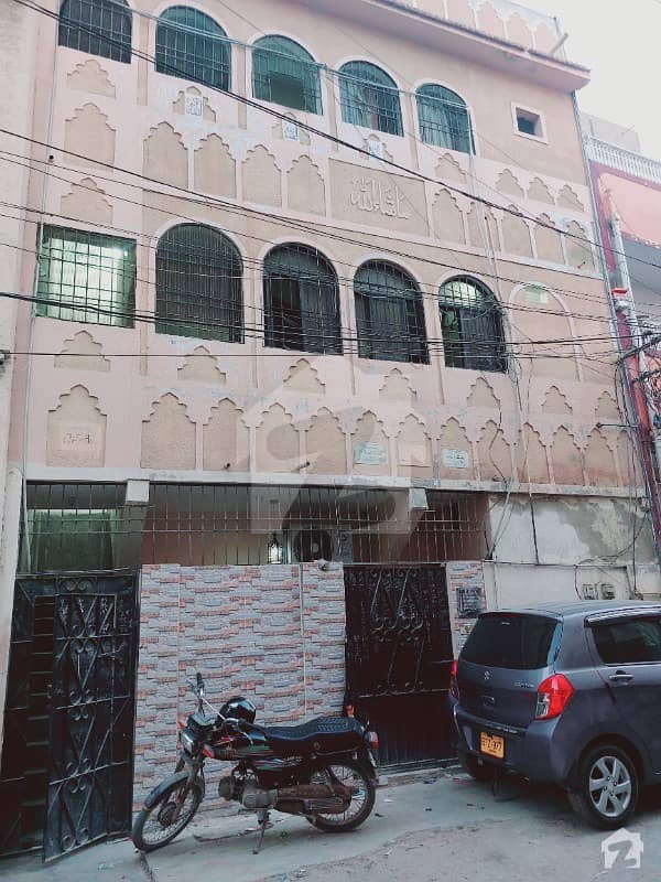 کشمیر کالونی کراچی میں 6 کمروں کا 4 مرلہ مکان 2.1 کروڑ میں برائے فروخت۔