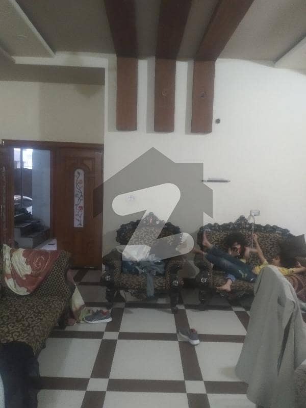 ناظم آباد سٹی ڈجکوٹ روڈ فیصل آباد میں 6 کمروں کا 10 مرلہ مکان 2.85 کروڑ میں برائے فروخت۔