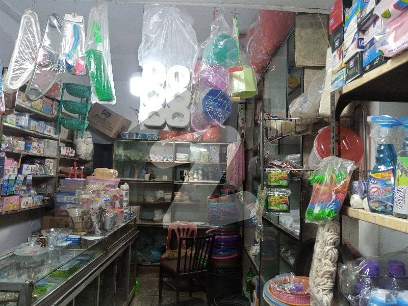 مسکان چورنگی کراچی میں 1 مرلہ دکان 12 لاکھ میں برائے فروخت۔