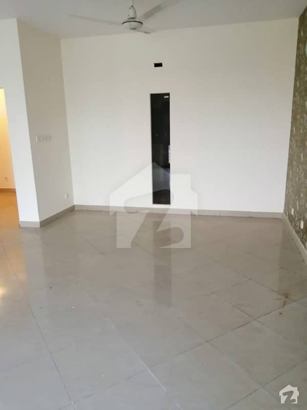 Fully Renovated Creak Vista 4 Bed Apartment For Rent