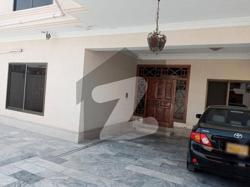 chance deal 500 yard very well maintain house for sale in most prime location