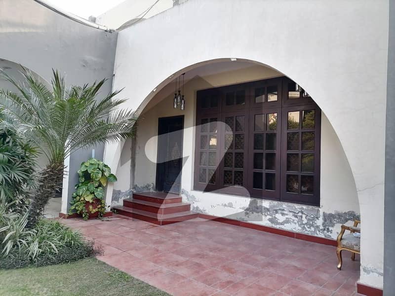 3 Kanal House Available For sale In Model Town - Block C