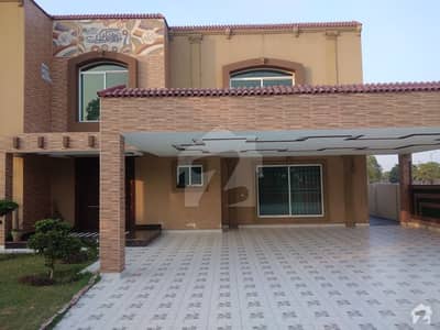 House Available For Rs 250,000,000 In DHA Phase 8
