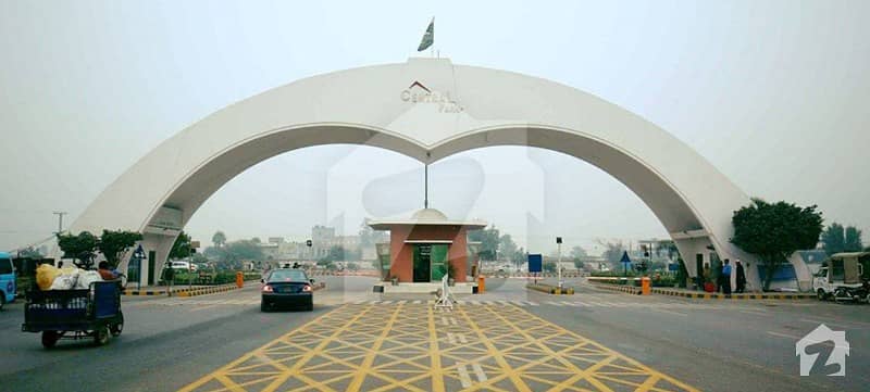 سینٹرل پارک ہاؤسنگ سکیم لاہور میں 10 مرلہ رہائشی پلاٹ 90 لاکھ میں برائے فروخت۔