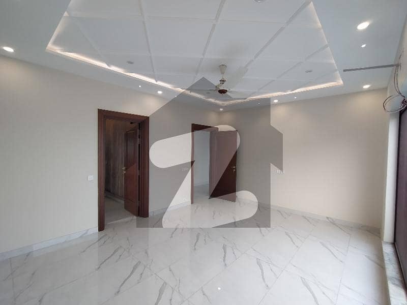 Dha Phase 3 1 Kanal Slightly Used Portion For Rent