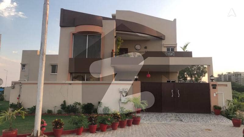 نیوی ہاؤسنگ سکیم کارساز کراچی میں 5 کمروں کا 14 مرلہ مکان 9.15 کروڑ میں برائے فروخت۔
