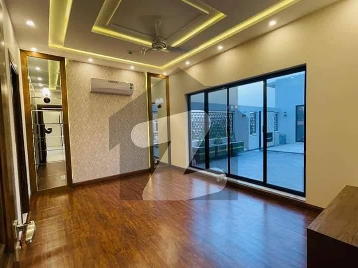 House For Sale At Prime Location In Reasonable Price At Very Hot Location
