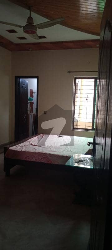 8 Marla Upper Portion Available For Rent In Military Account College Road Lahore