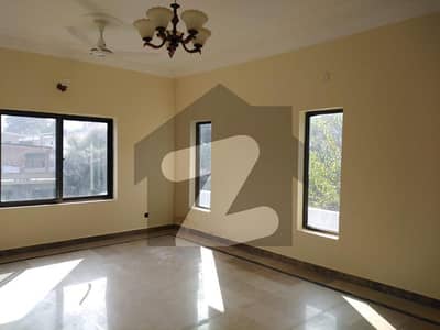 777 Sq Yd Double Storey House Is Available For Sale