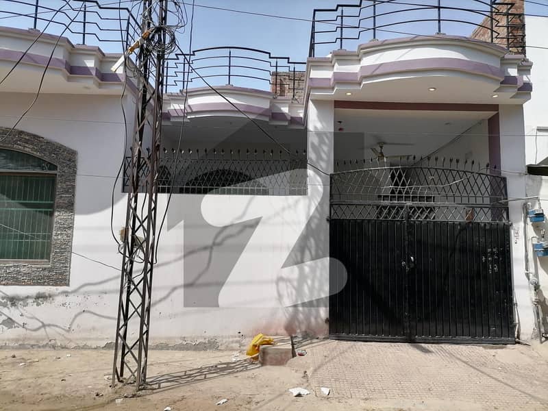 Centrally Located House In Farid Town Is Available For sale