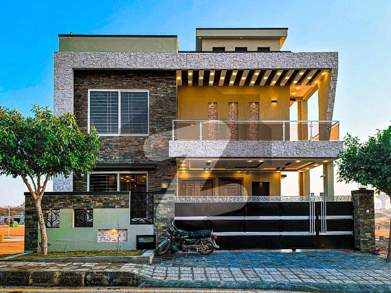 Designer 13 Marla Triple Unit House With Basement For Sale