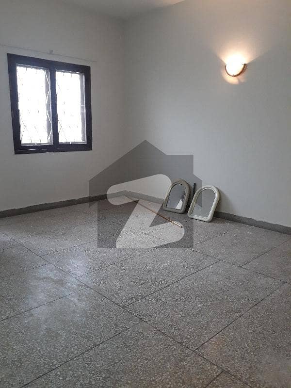 3 Bed Drawing Flat In Kda Scheme 1
