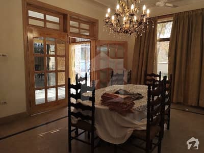 حیات آباد فیز 2 حیات آباد پشاور میں 8 کمروں کا 2 کنال مکان 13.05 کروڑ میں برائے فروخت۔