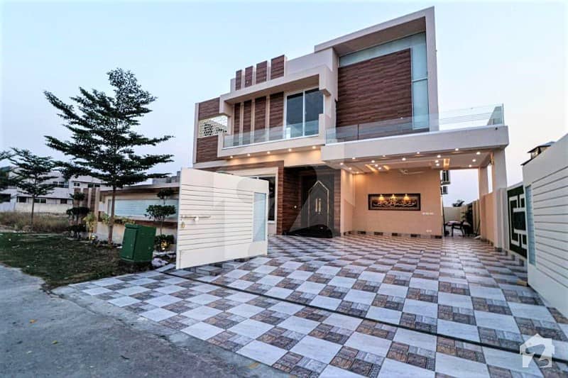 One Kanal Designer House For Sale At Reasonable Demand In Dha Lahore