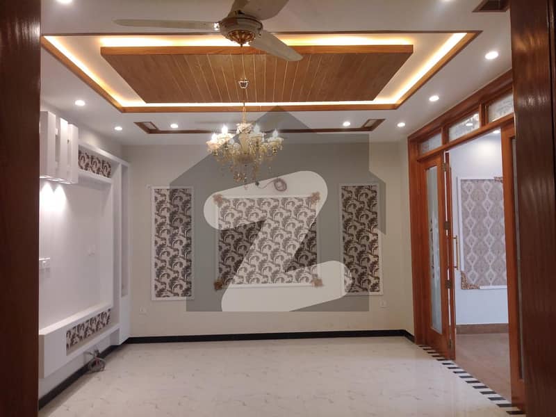 پراگون سٹی - آرچرڈ ١ بلاک پیراگون سٹی لاہور میں 5 کمروں کا 10 مرلہ مکان 3.6 کروڑ میں برائے فروخت۔